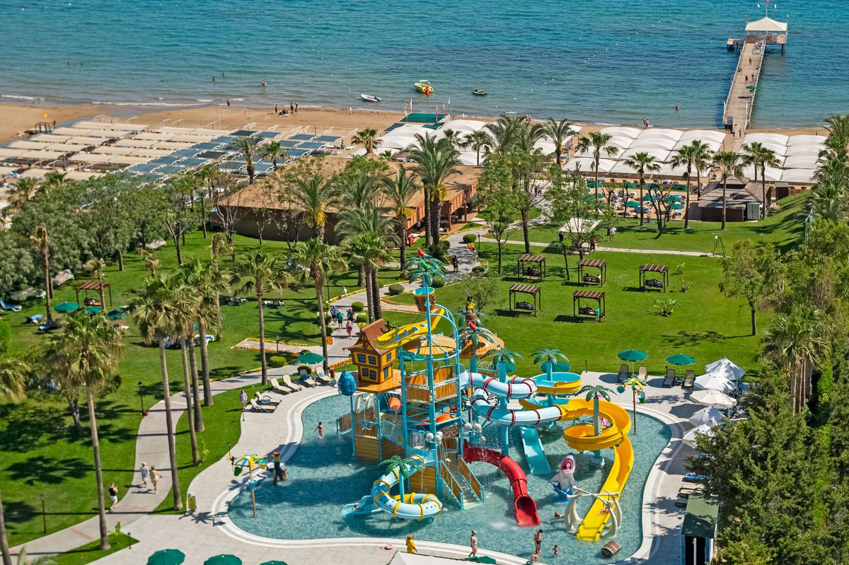 imagini hotel DOBEDAN SIDE